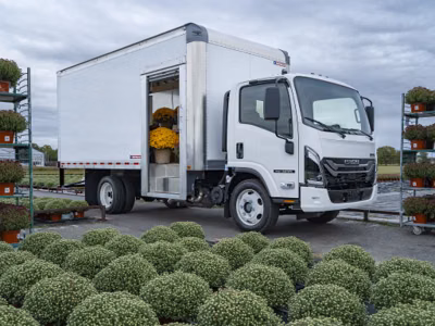 2026 Isuzu NRR Derate Standard Cab (Class 5 Diesel) 18