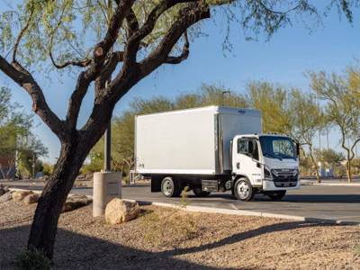 2026 Isuzu NRR Derate Standard Cab (Class 5 Diesel) 19